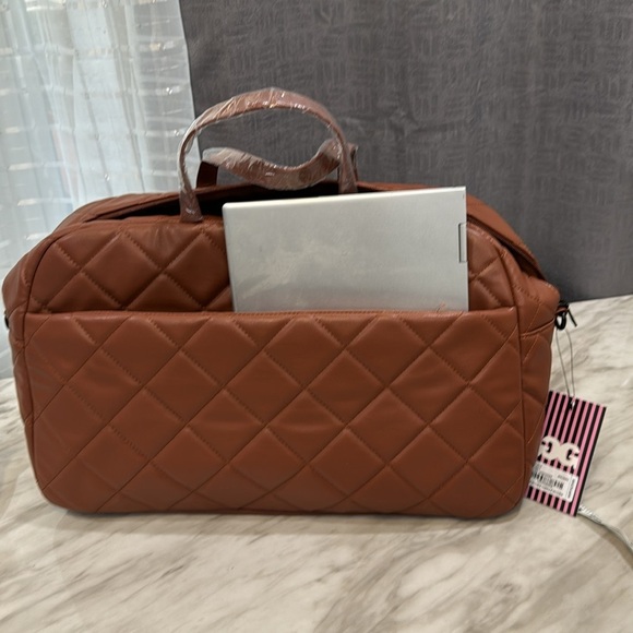 Gilda Paris Large Crossbody Bag - Picture 12 of 13